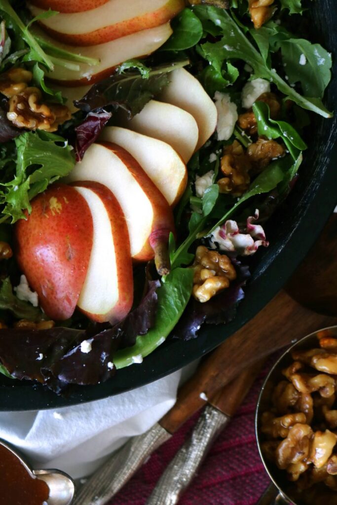 pear and walnut salad