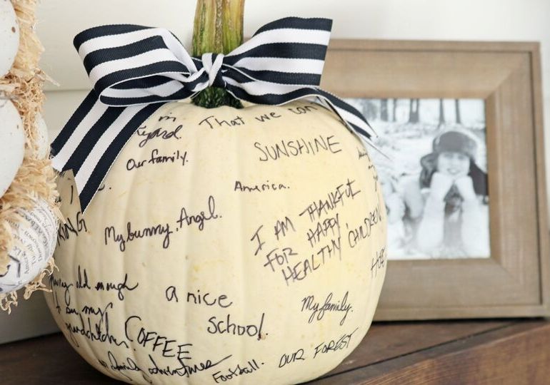 Family Gratitude Pumpkin Idea for Thanksgiving
