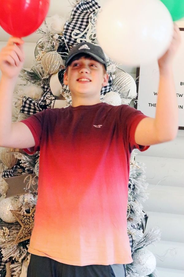 minute to win it christmas games for large groups