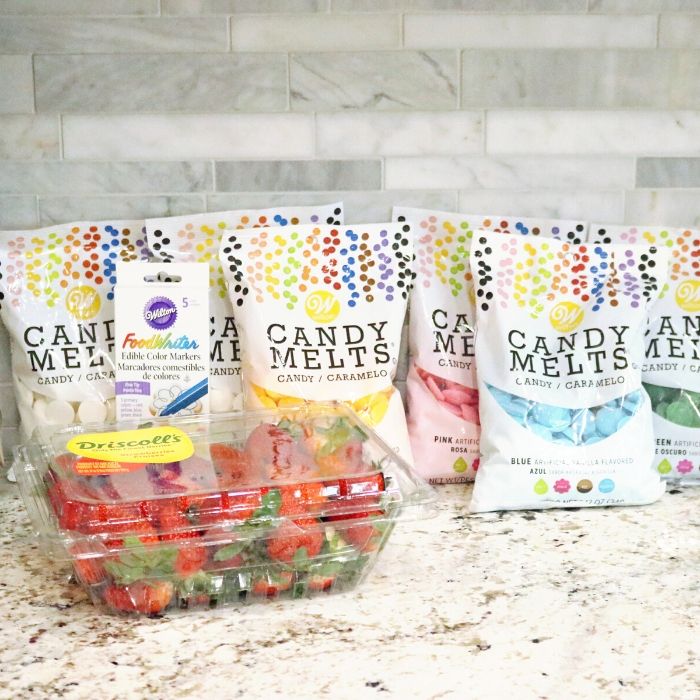 Valentine's Day Chocolate Covered Strawberries are an easy and creative way to serve up chocolate-covered strawberries. An easy Valentine's day dessert. #passion4savings #valentinesday #valentine #dipped #strawberries #conversationheart #pastel #dessert #romantic #fun #kids #easy #chocolate candy melt dipped strawberries