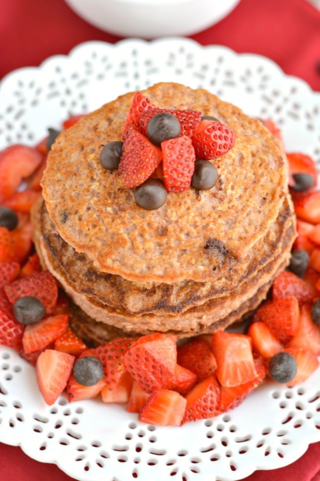 strawberry oat pancakes 