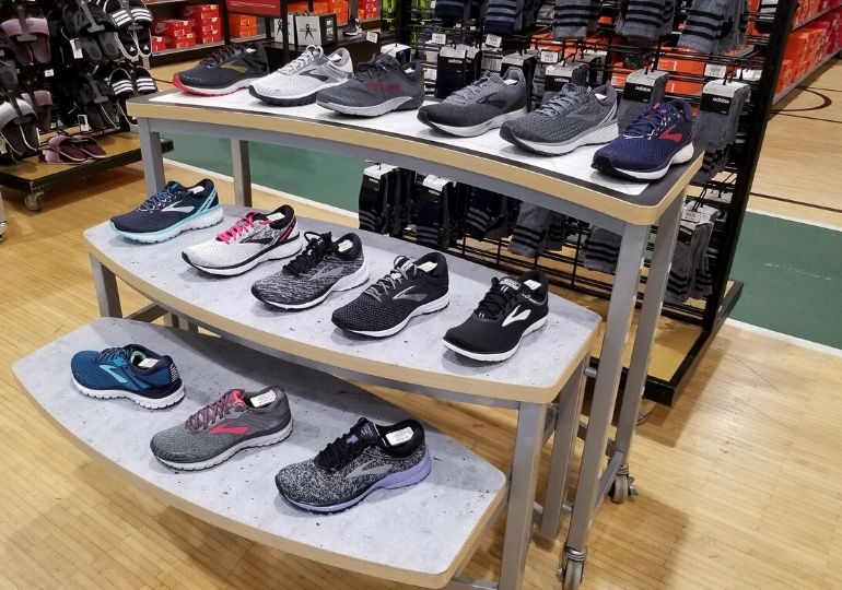 stores that sell brooks sneakers