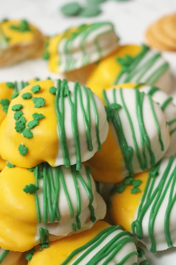 st. patrick day ritz cookies