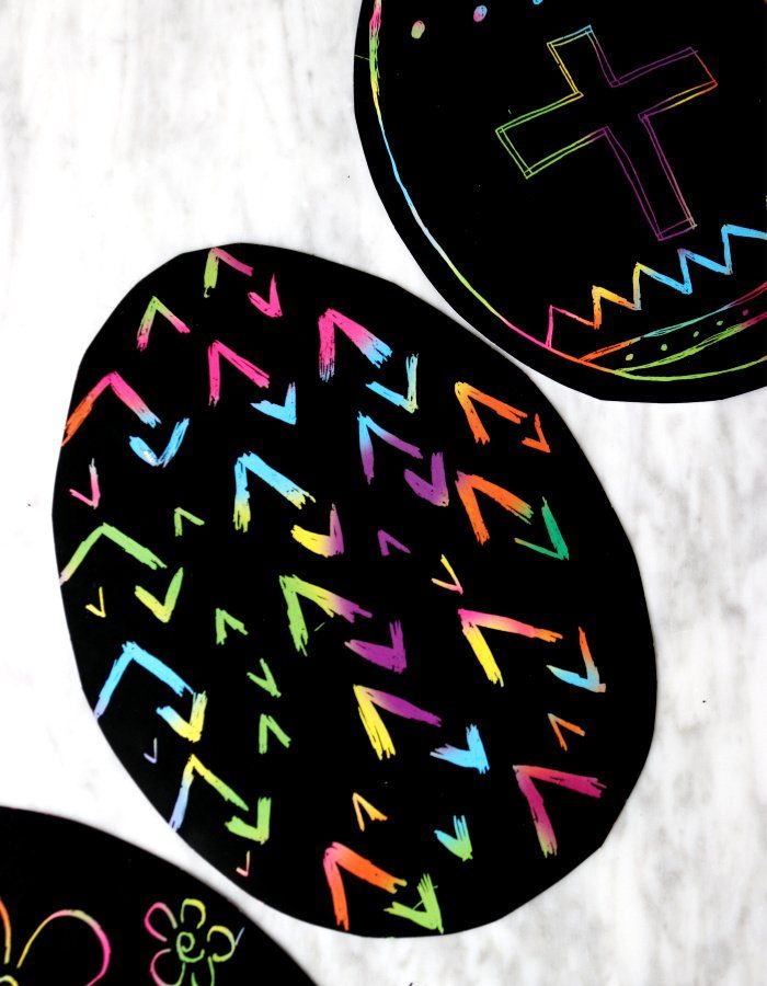 Need Fun & Easy Easter Recipes & Crafts to do with my kids this year? I came up with a fun idea for Rainbow Scratch Paper Easter Eggs! 