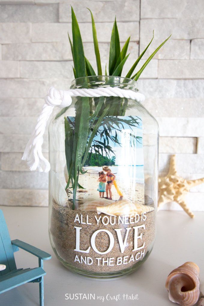 beach display jar