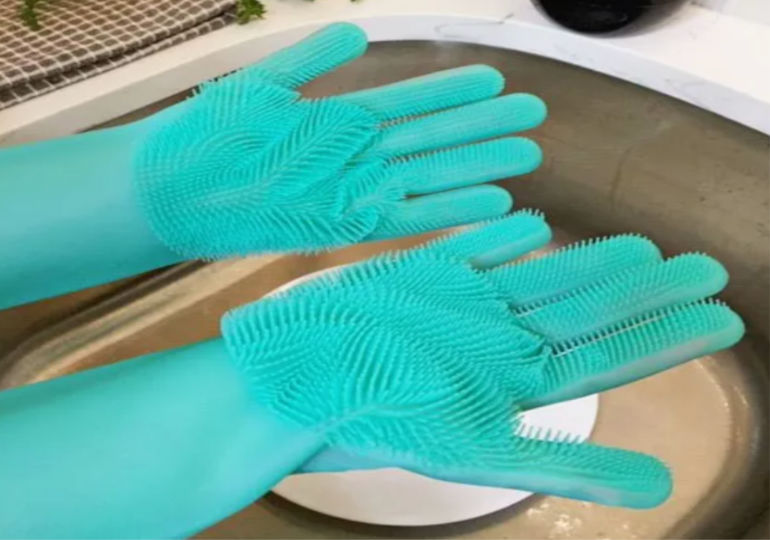 Soapy Suds Scrubber Gloves