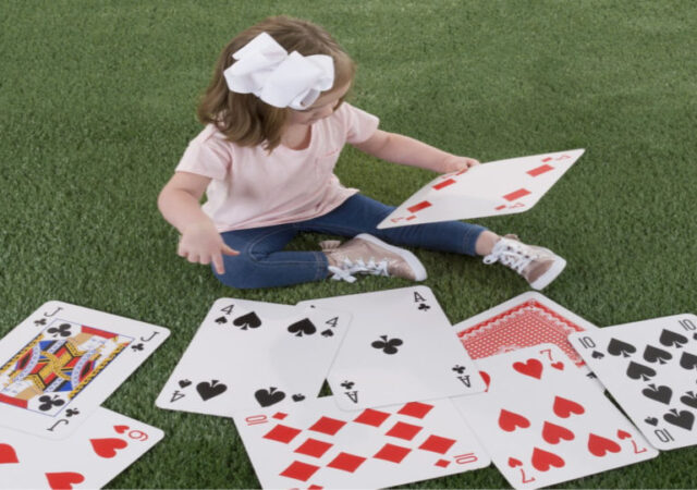 Jumbo Playing Cards on Sale (1)