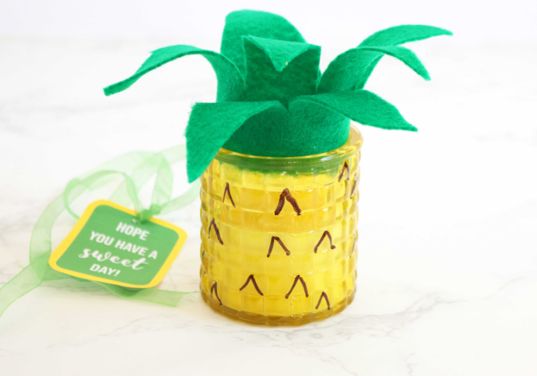 pineapple candle