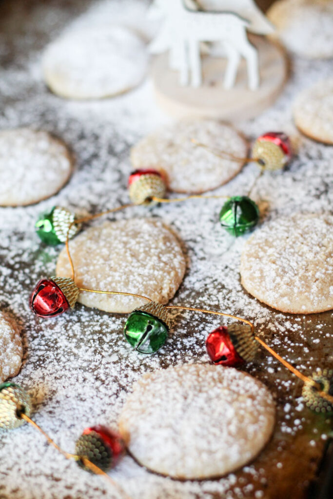 keto chesecake cookies with powdered sugar dusted on top 