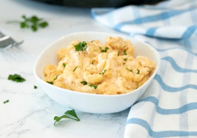 macaroni and cheese in a bowl