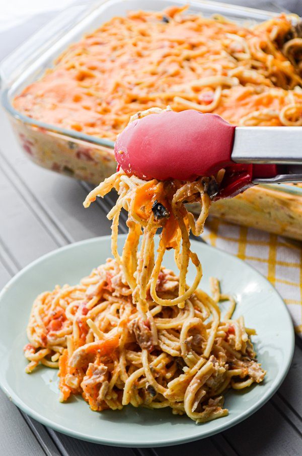 chicken spaghetti chicken on plate 