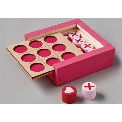 FREE Valentine’s Tic-Tac-Toe Craft Kit (1)