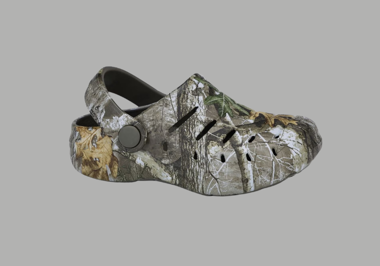 camo-clog