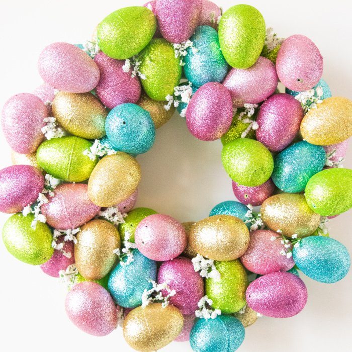 Dollar Tree Easter Egg Wreath is a simple and easy fun Easter Wreath you can make with all the supplies from the Dollar Tree. #passion4savings #easter #wreath #egg #plasticegg #dollartree #affordable #budget
