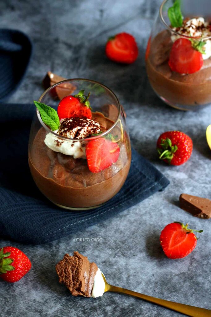 chocolate mousse in a cup 