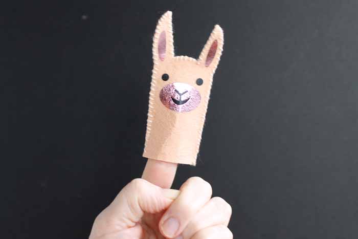 llama finger puppet 