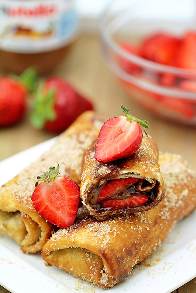 crispy nutella dessert with berries 