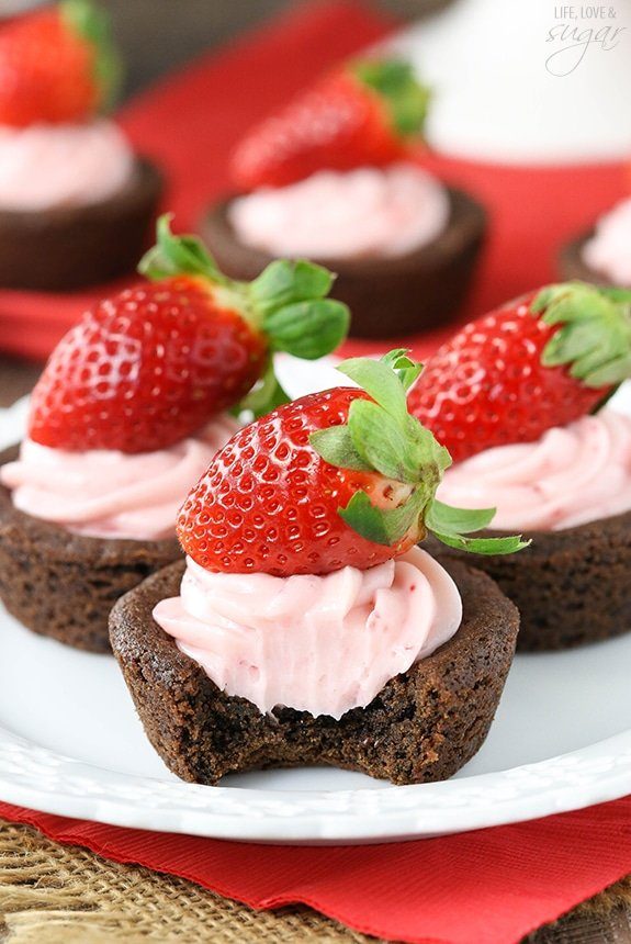 chocolate cheesecake cookie cups 