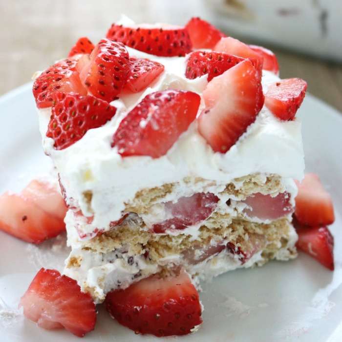 strawberry ice box cake 