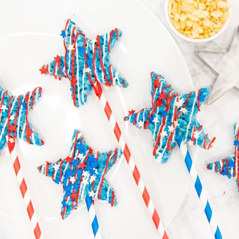 Rice Krispie Treat Pops are a patriotic dessert that doesn't require turning on the oven! An easy and delicious dessert you will love. #passion4savings #star #pop #treat #nobake #4thofjuly #nobaketreat #recipe #ricekrispies #krispy rice krispy treat