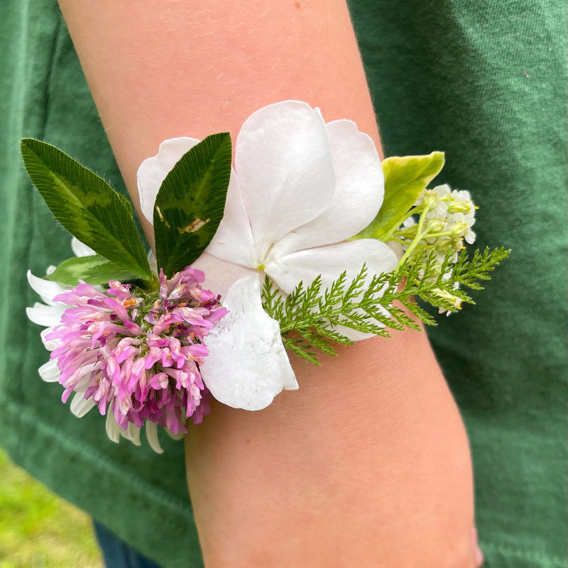 diy flower bracelet