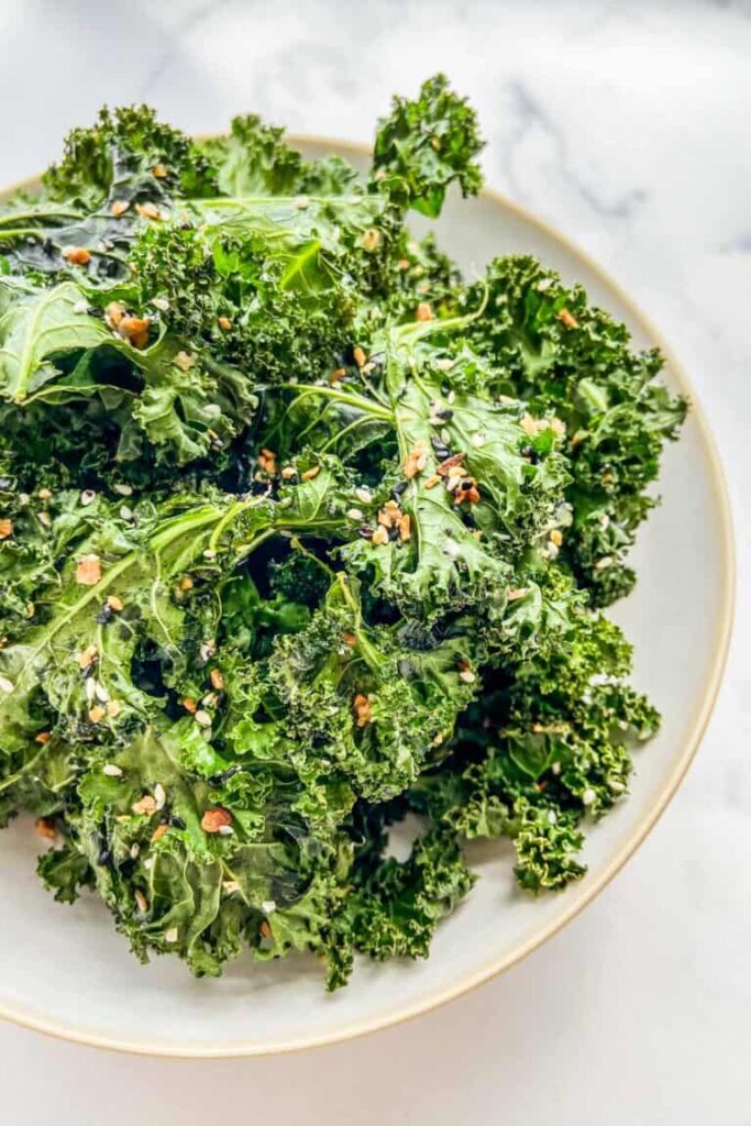 kale chips on a plate 