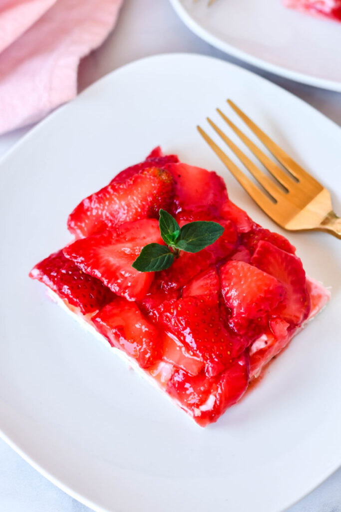 strawberry sliced pie on plate