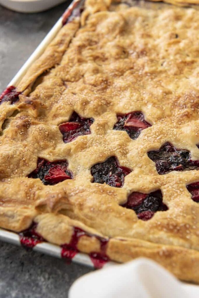 triple berry fruit pie 