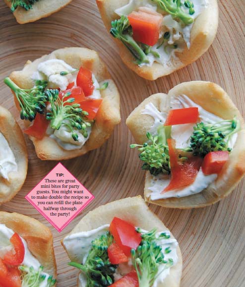Veggie Pizza Bites on wooden biard 