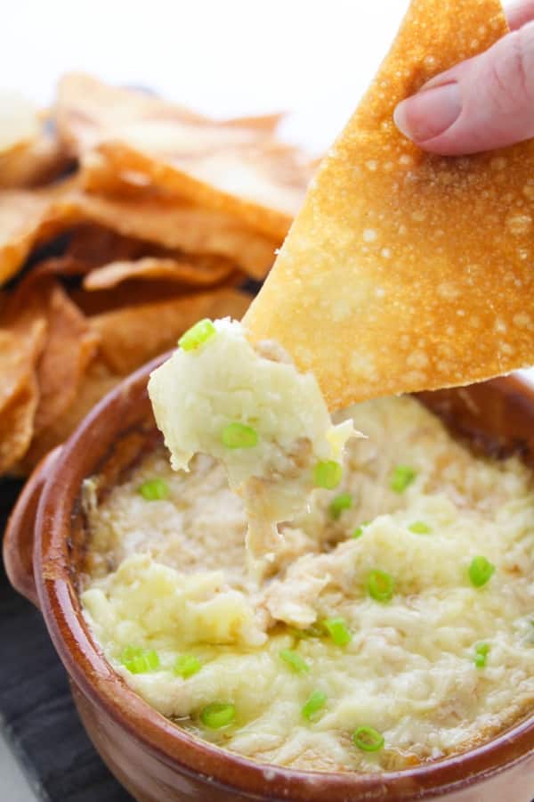 crab rangoon dip on wonton chip