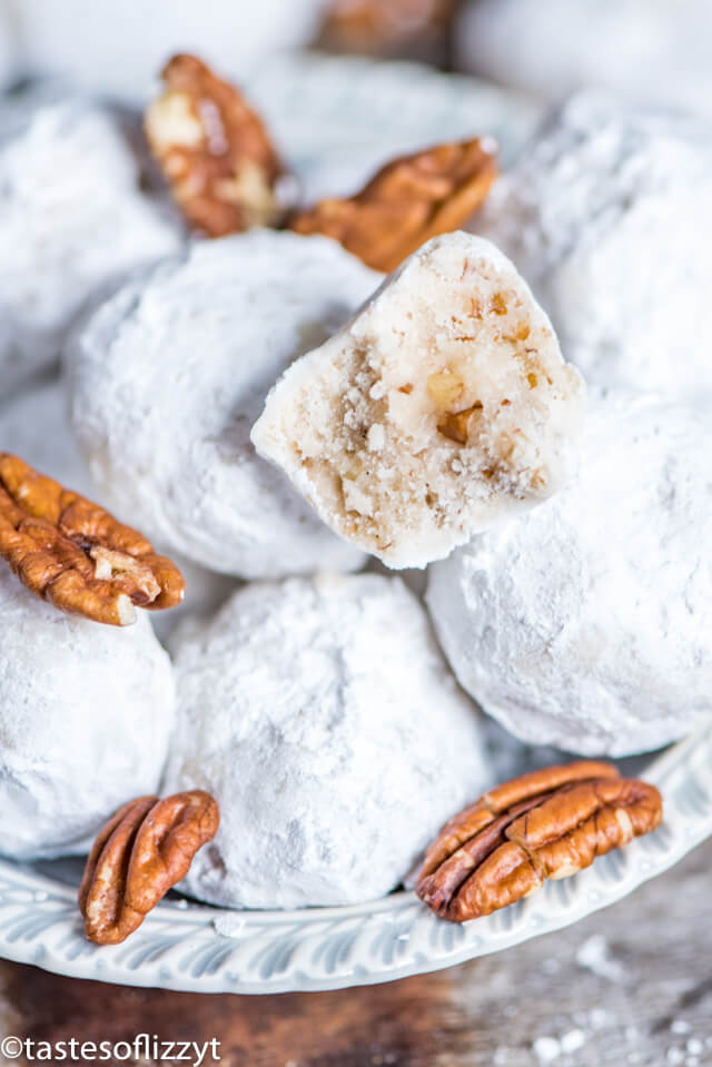 Mexican Wedding Cookies with nuts around it 