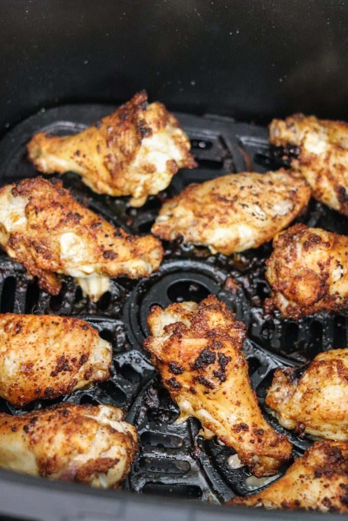 chicken wings on air fryer tray 