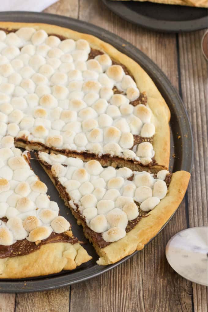 smores pizza side shot 