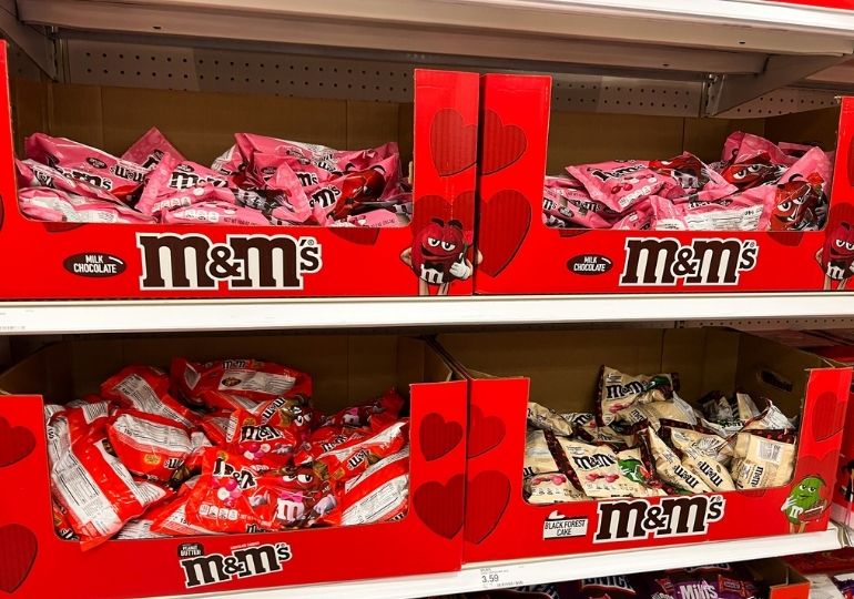 Best Valentines Day Candy Deals feature
