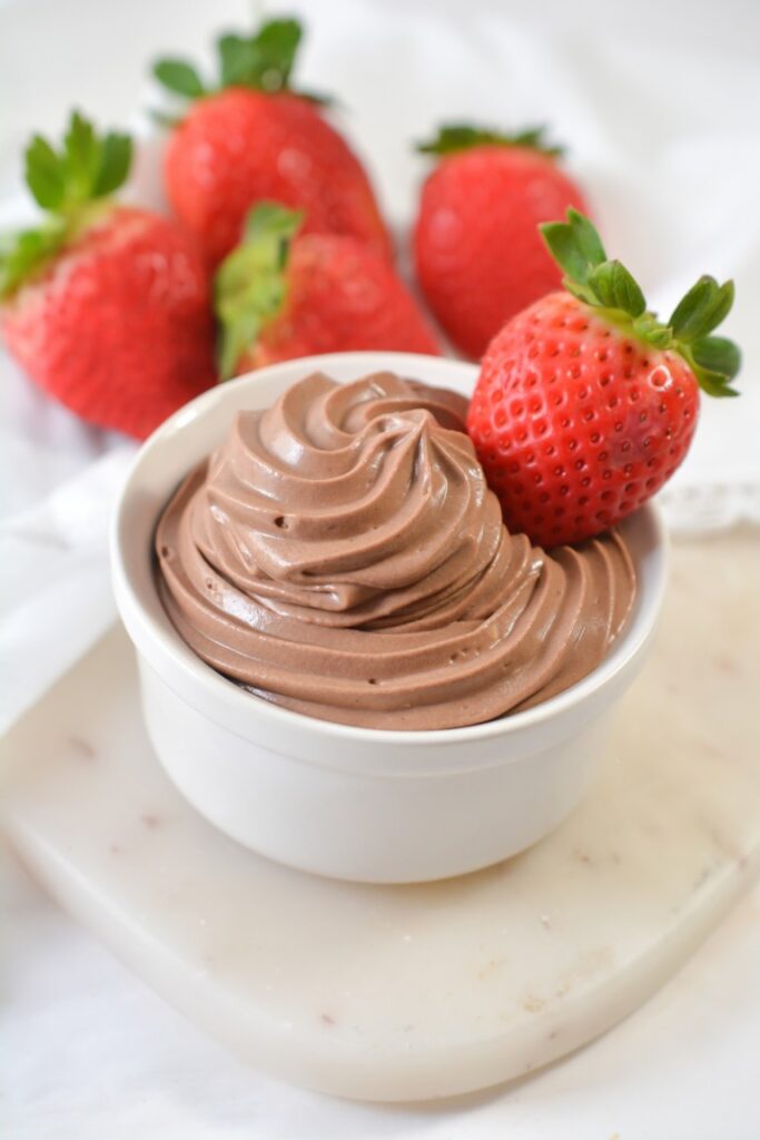 chocolate mousse in a bowl 