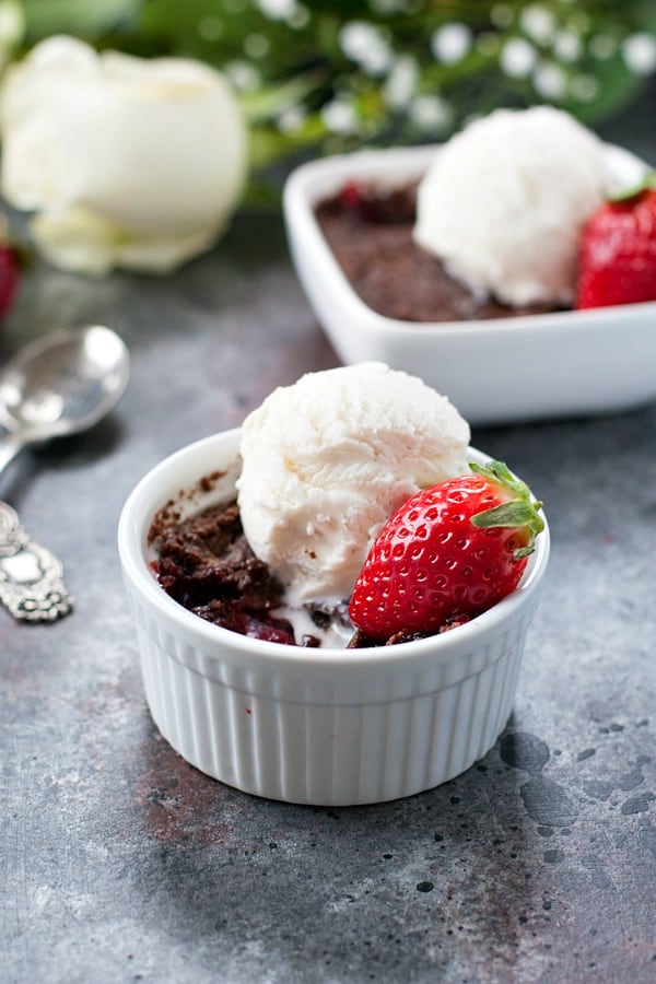 strawberry chocolat edump cake 