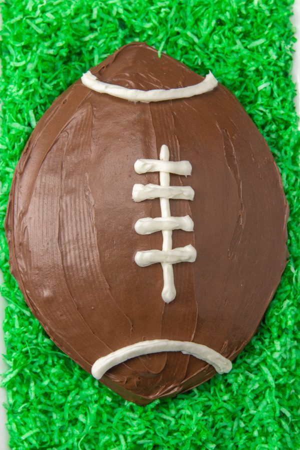 How to make an EASY FOOTBALL CAKE 