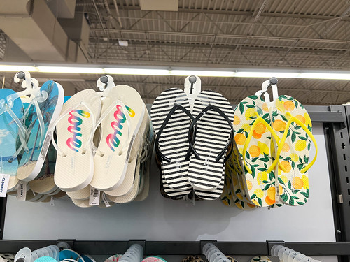 old navy flip flops