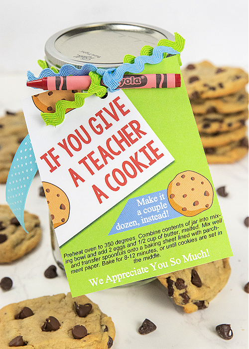 if you give a teacher a cookie mason jar gift idea