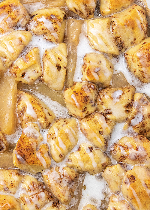 baked apple cinnamon cobbler