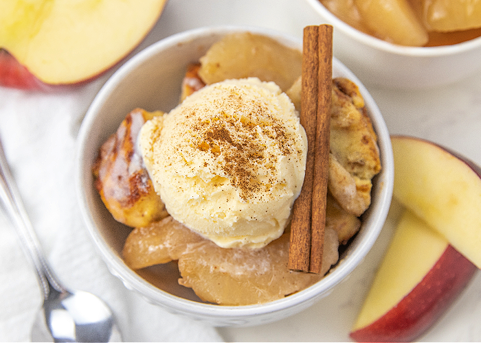 apple cinnamon roll cobbler recipe card