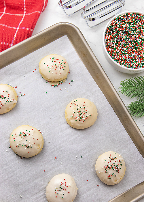 italian christmas cookies on a cookie sheet