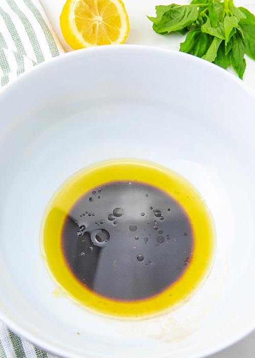 Tuscan Tortellini Salad combines baby spinach, tortellini, salami, black olives, sun-dried tomatoes and more- a light, delicious summer meal! balsamic dressing for italian tortellini salad