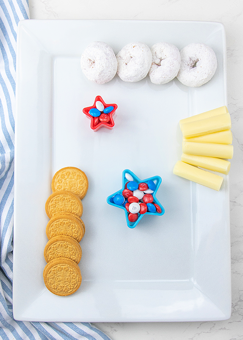 diy step by step instructions for patriotic charcuterie board for kids