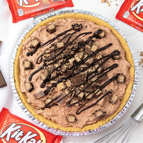 kit kat chocolate pie recipe in a silver pie plate