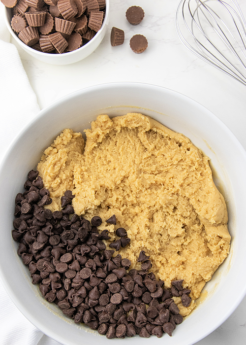 chocolate chips added to cookie dough