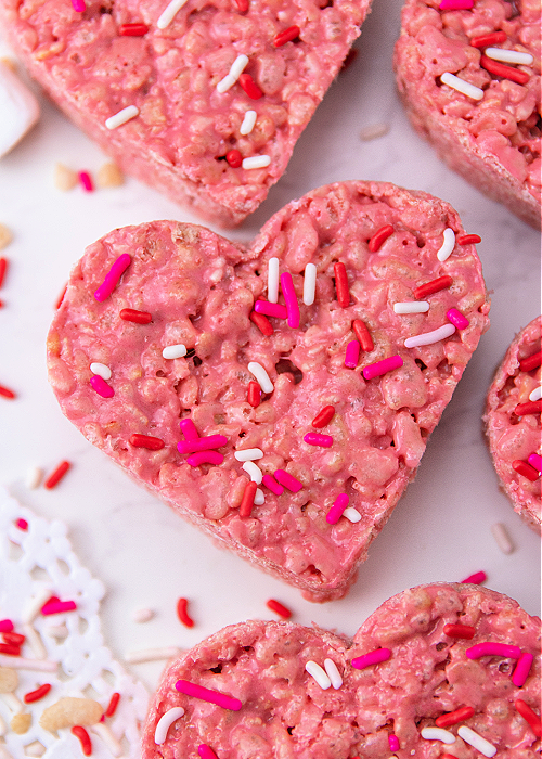 red velvet cake mix rice krispies treats for valentine's day