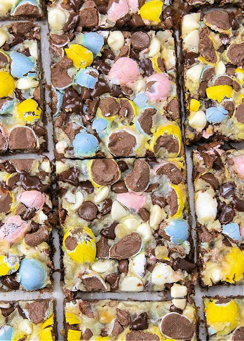 Over 20+ Easter Dessert Recipes that are CUTE and EASY to make for all your holiday occasions! Perfect for egg hunts, Easter dinner, and more. cadbury magic cookie bars