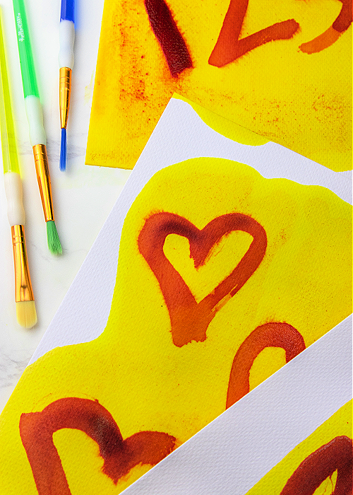 This No-Heat Invisible Ink Activity for Kids combines several common household items and works perfectly with BRIGHT color every time! no-heat invisible ink activity for kids on white paper