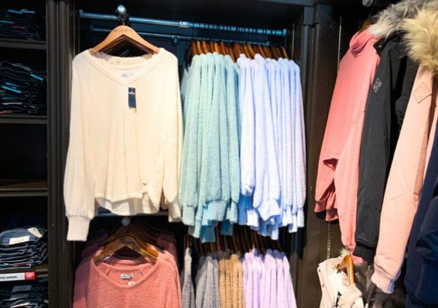 hollister-clothing-deals